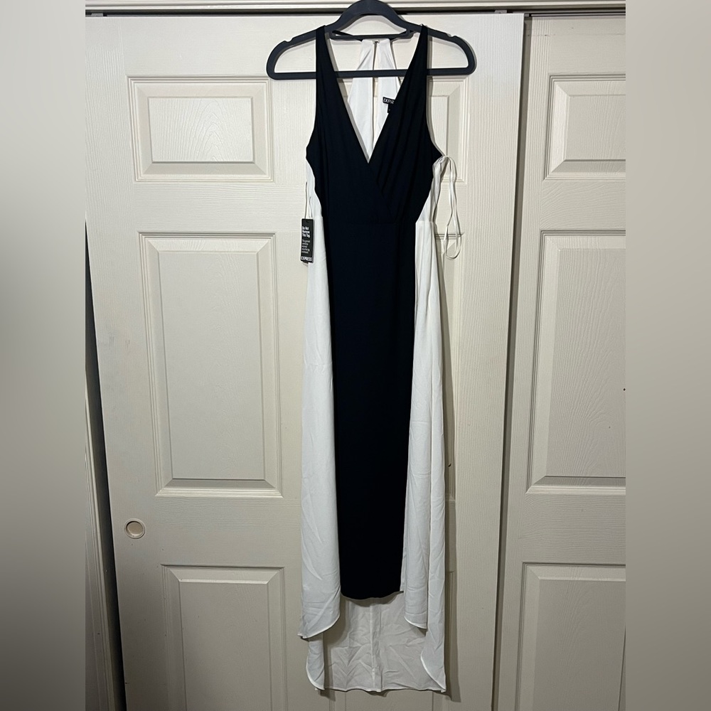 Express Sleeveless Full-Length Black and White Dress.  Size-2.  New with Tags.